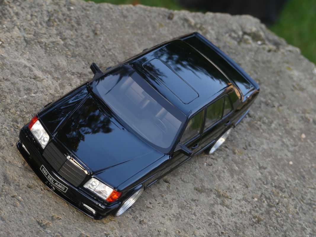 1:18 MERCEDES BENZ 560 SEL AMG - Schwarz Metallic Edition mit OVP